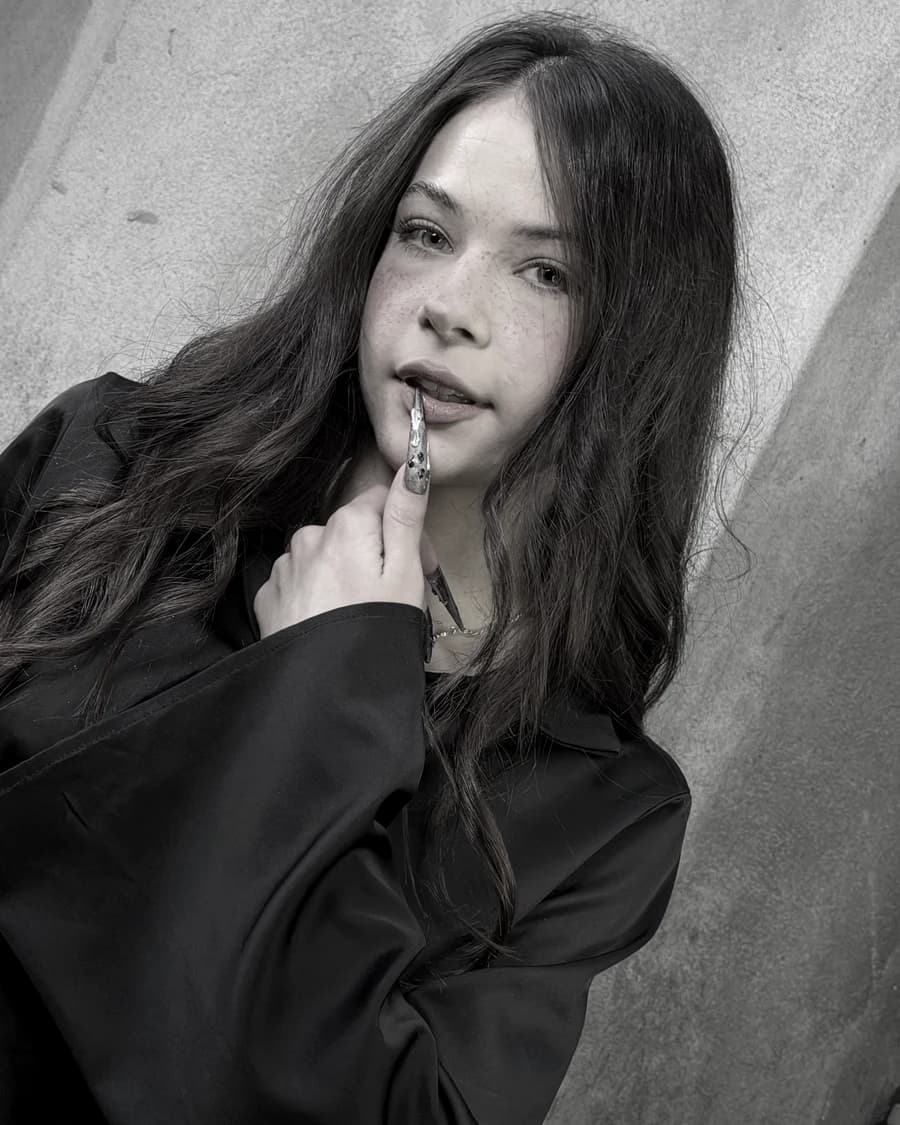 Portrait: Mari, DEEPCUT nail artist
